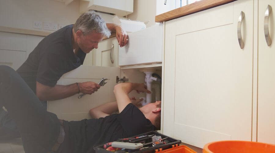 Professional burst pipe repair services in Eaton Park, FL